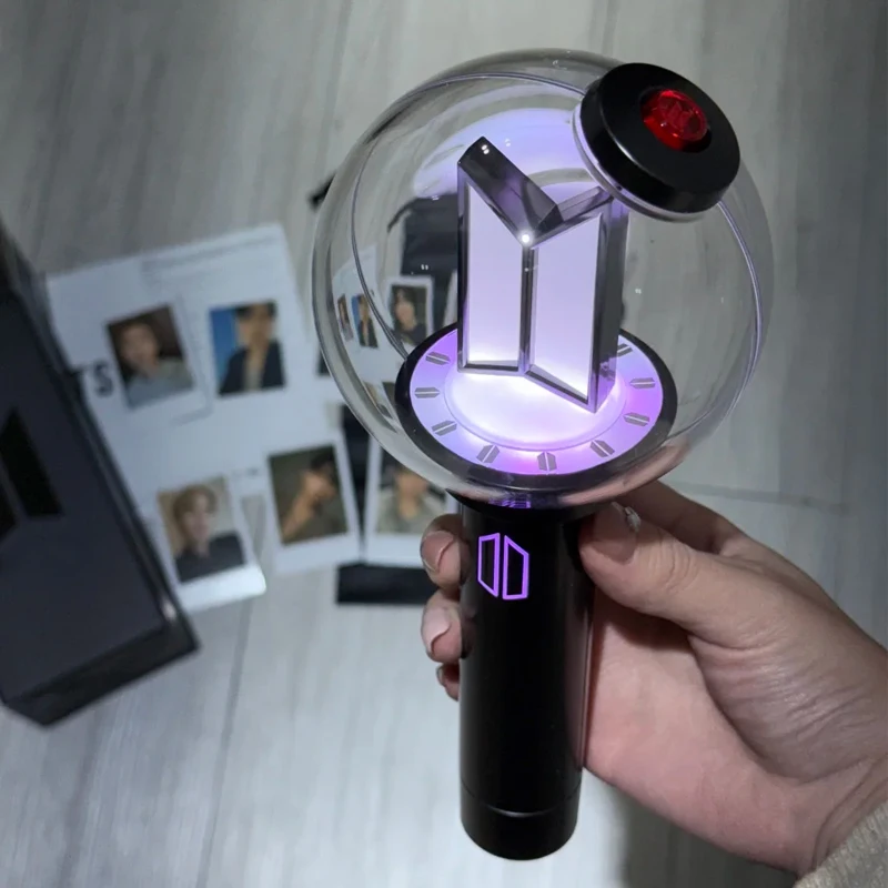 New Anime Kpop Army Ver.4 Lightstick With Bluetooth Edition Hand Lamp Concert Lamp Party Flashstick Toy For Fans Collection Gift
New Anime Kpop Army Ver.4 Lightstick With Bluetooth Edition Hand Lamp Concert Lamp Party Flashstick Toy For Fans Collection Gift
