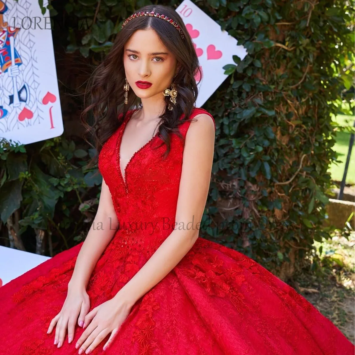 Red 2024 Quinceanera Dress V-Neck 3D Flower Lace Applique Beading With Cape Sweet 16 Sleeveless Formal Vestidos De 15 Años
Red 2024 Quinceanera Dress V-Neck 3D Flower Lace Applique Beading With Cape Sweet 16 Sleeveless Formal Vestidos De 15 Años