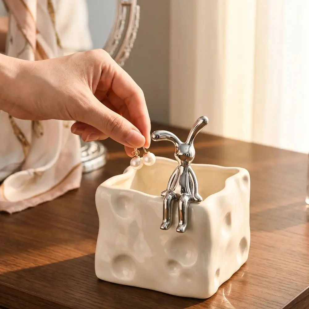 Container Bow Ceramic Storage Box Square Rabbit Toilet Storage Box Creative Place Toothbrush Desk Organizer Home
Container Bow Ceramic Storage Box Square Rabbit Toilet Storage Box Creative Place Toothbrush Desk Organizer Home