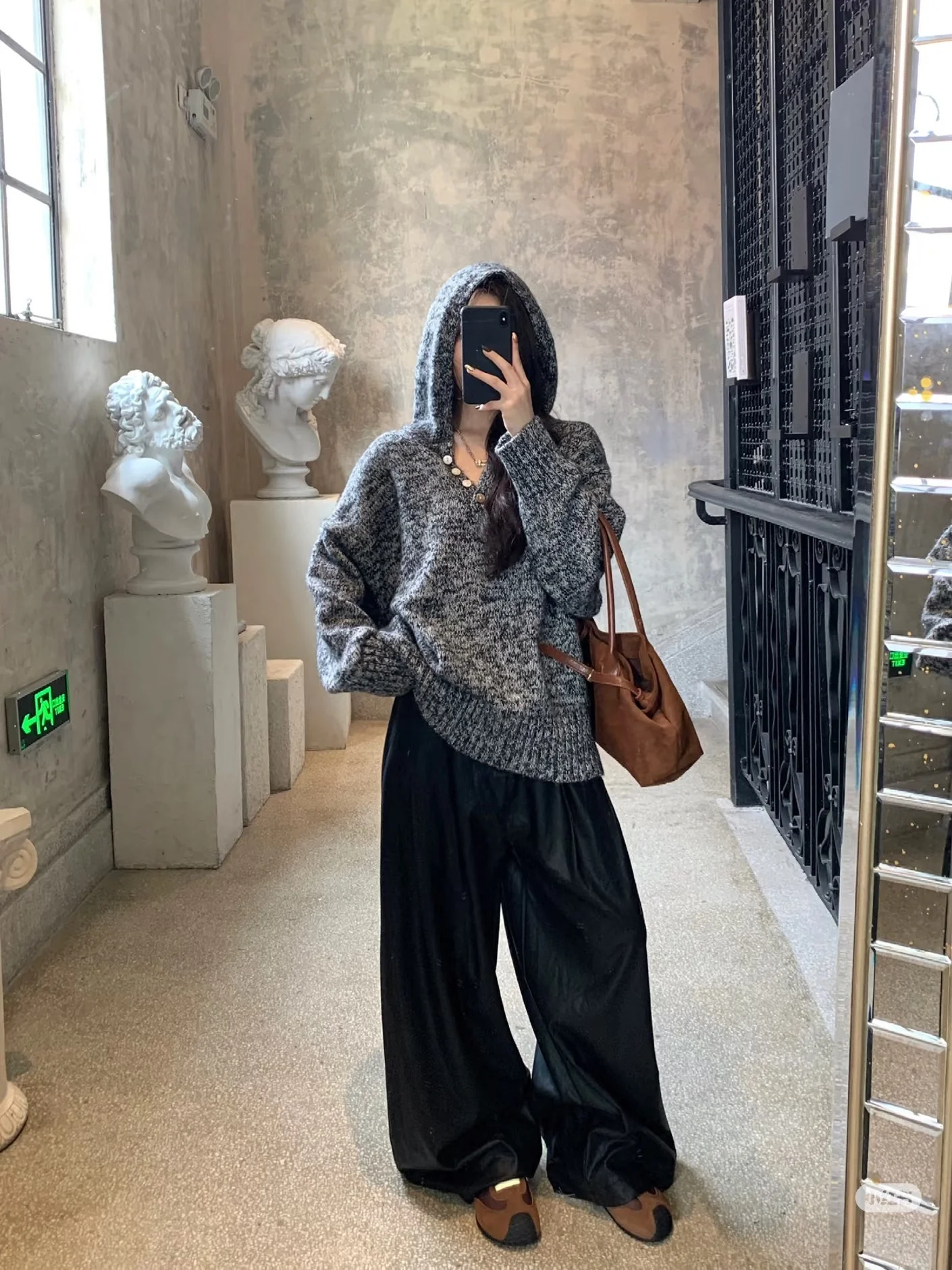 Корейский мягкий уютный свободный ленивый Sle f трикотаж с открытым воротником и капюшоном женский повседневный свитер осень-зима Новое поступление
Корейский мягкий уютный свободный ленивый Sle f трикотаж с открытым воротником и капюшоном женский повседневный свитер осень-зима Новое поступление