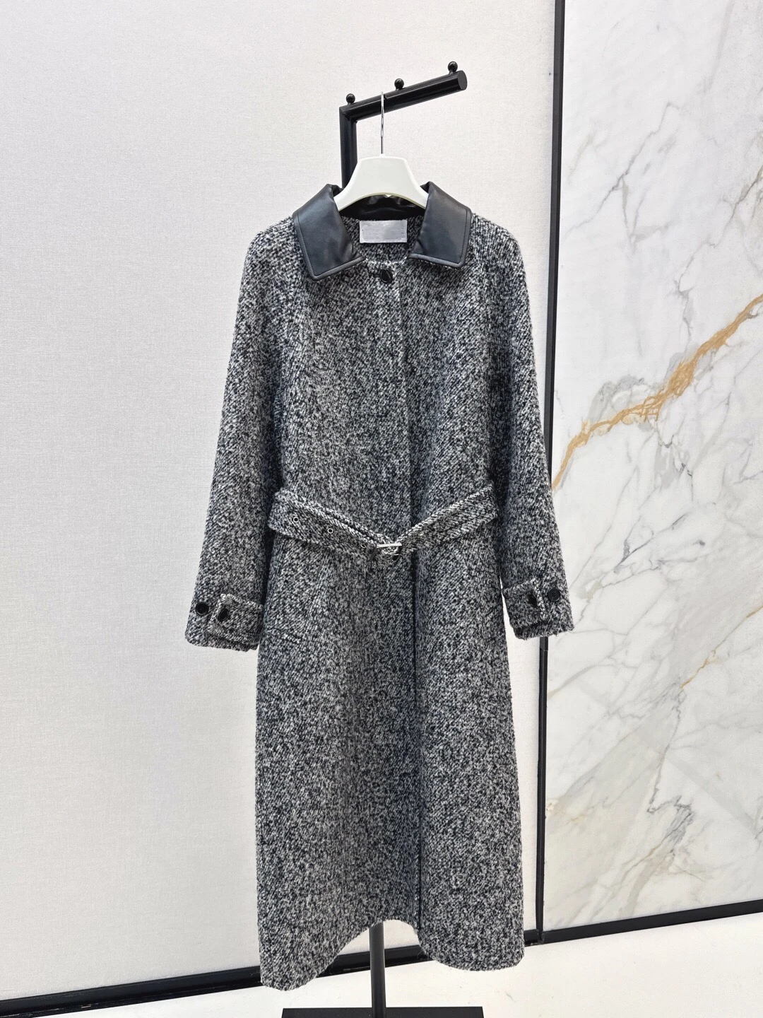 High Quality Wool Coat With Belt Fashion Women's Winter Dark Grey Coat Elegant Ladies Straight Long Jacket Thick
High Quality Wool Coat With Belt Fashion Women's Winter Dark Grey Coat Elegant Ladies Straight Long Jacket Thick