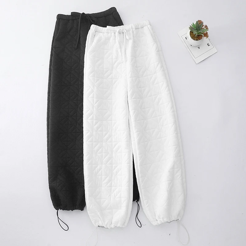 Новые зимние свободные брюки с хлопковой вставкой и ромбовидным узором, повседневные длинные брюки с эластичной резинкой на талии, женские утягивающие брюки
Новые зимние свободные брюки с хлопковой вставкой и ромбовидным узором, повседневные длинные брюки с эластичной резинкой на талии, женские утягивающие брюки