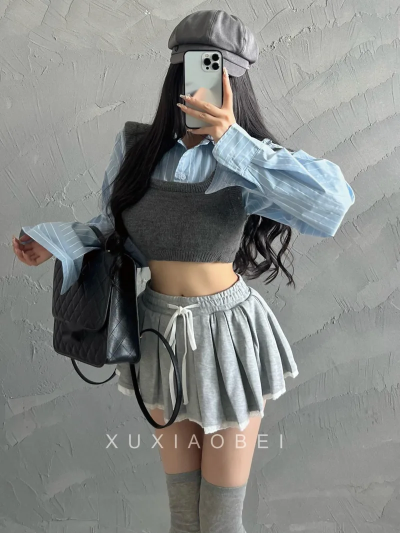 Style Flip Collar Preppy Single Breasted Long Sleeved Button Up Designer Shirt Women Short Knitted Tank Top Fake Two Pieces V7BK
Style Flip Collar Preppy Single Breasted Long Sleeved Button Up Designer Shirt Women Short Knitted Tank Top Fake Two Pieces V7BK
