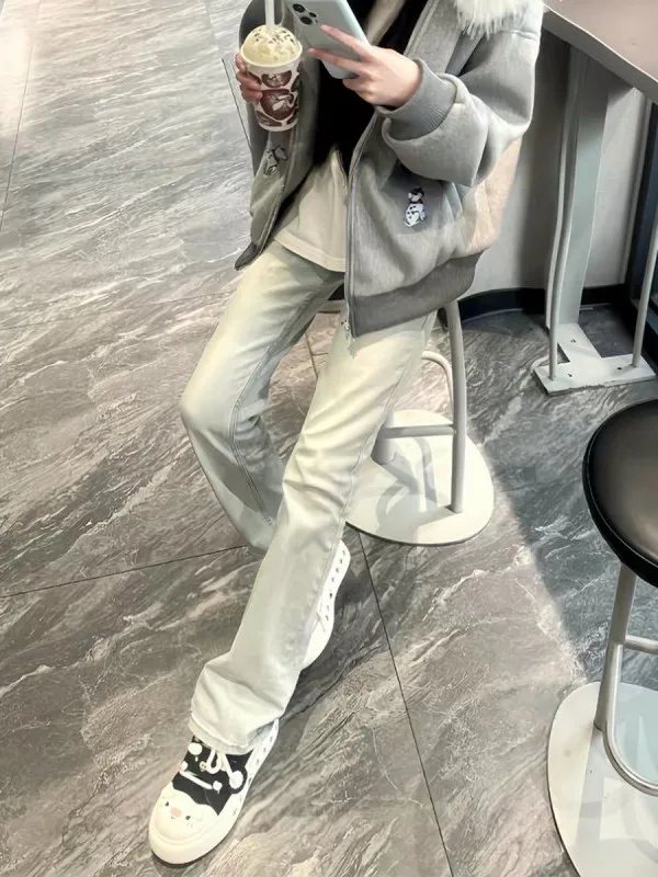 American High Street Vibe Men's Jeans Cement Grey Micro Flared Straight Leg Cleanfit Slim Fit Casual Jeans Fashionable Youthwear
American High Street Vibe Men's Jeans Cement Grey Micro Flared Straight Leg Cleanfit Slim Fit Casual Jeans Fashionable Youthwear