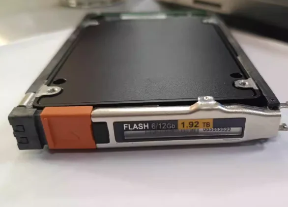 For EMC D3F-2SFXL2-1920 005052521 005052522 1.92TB SAS SSD hard drive
For EMC D3F-2SFXL2-1920 005052521 005052522 1.92TB SAS SSD hard drive