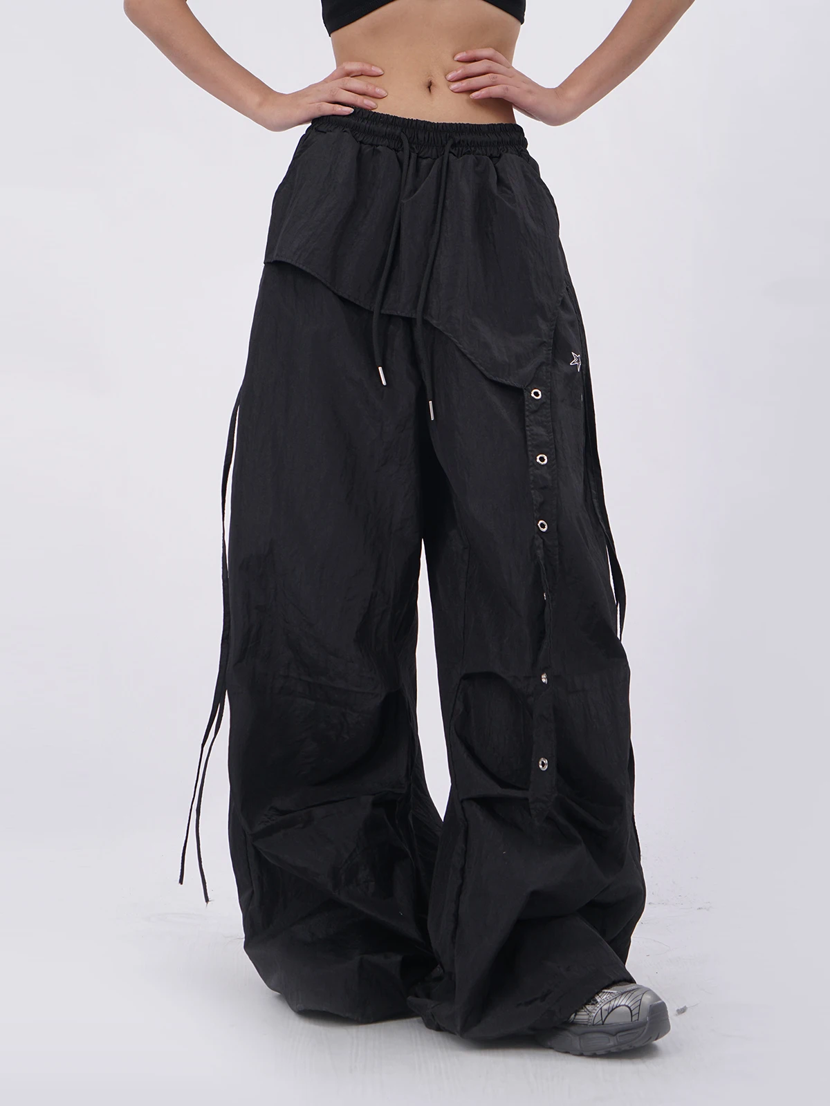 Black Jazz Dancing Loose Fit Sports Pants Women's Summer Lightweight Casual Wide Leg Quick Dry Paratrooper Pants Street Style
Black Jazz Dancing Loose Fit Sports Pants Women's Summer Lightweight Casual Wide Leg Quick Dry Paratrooper Pants Street Style
