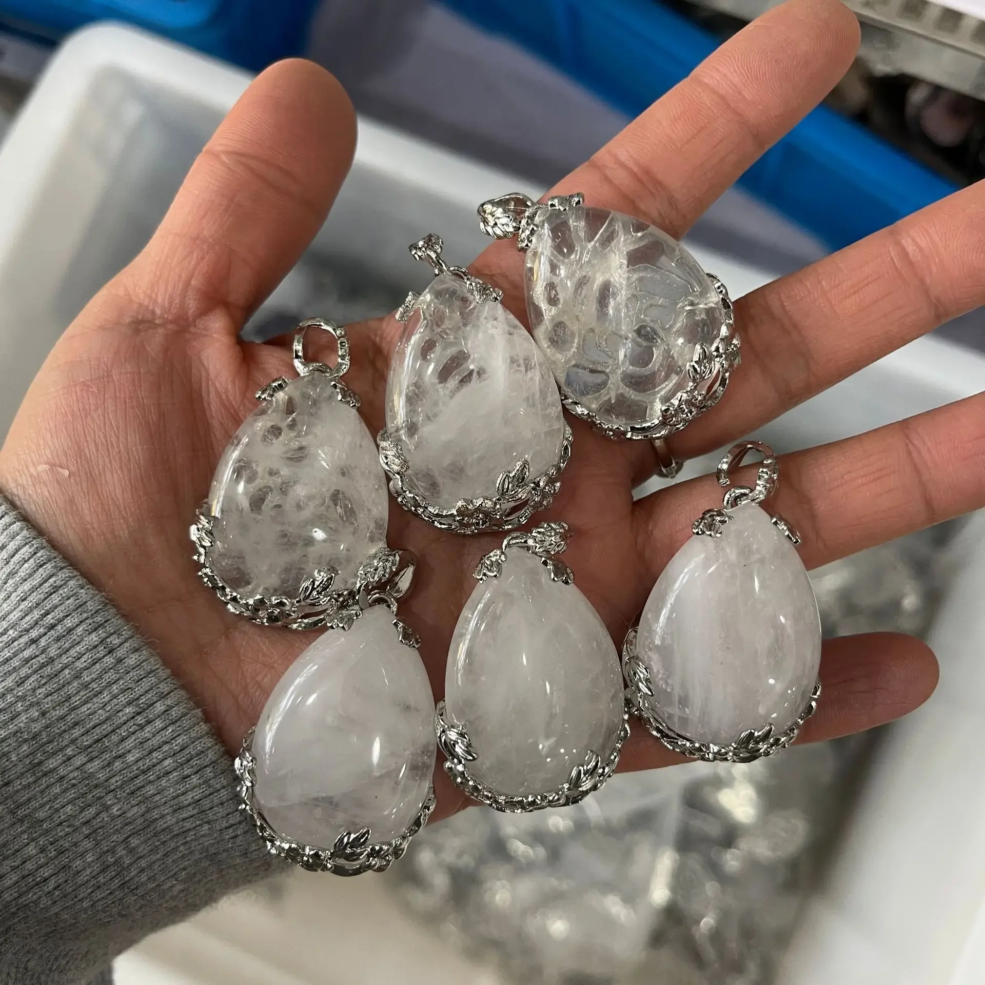 Natural Stone Amethyst Crystal Opal Onyx Rose Pink Quartz Teardrop Inlaid Metal Flower Pendant DIY Pandent
Natural Stone Amethyst Crystal Opal Onyx Rose Pink Quartz Teardrop Inlaid Metal Flower Pendant DIY Pandent