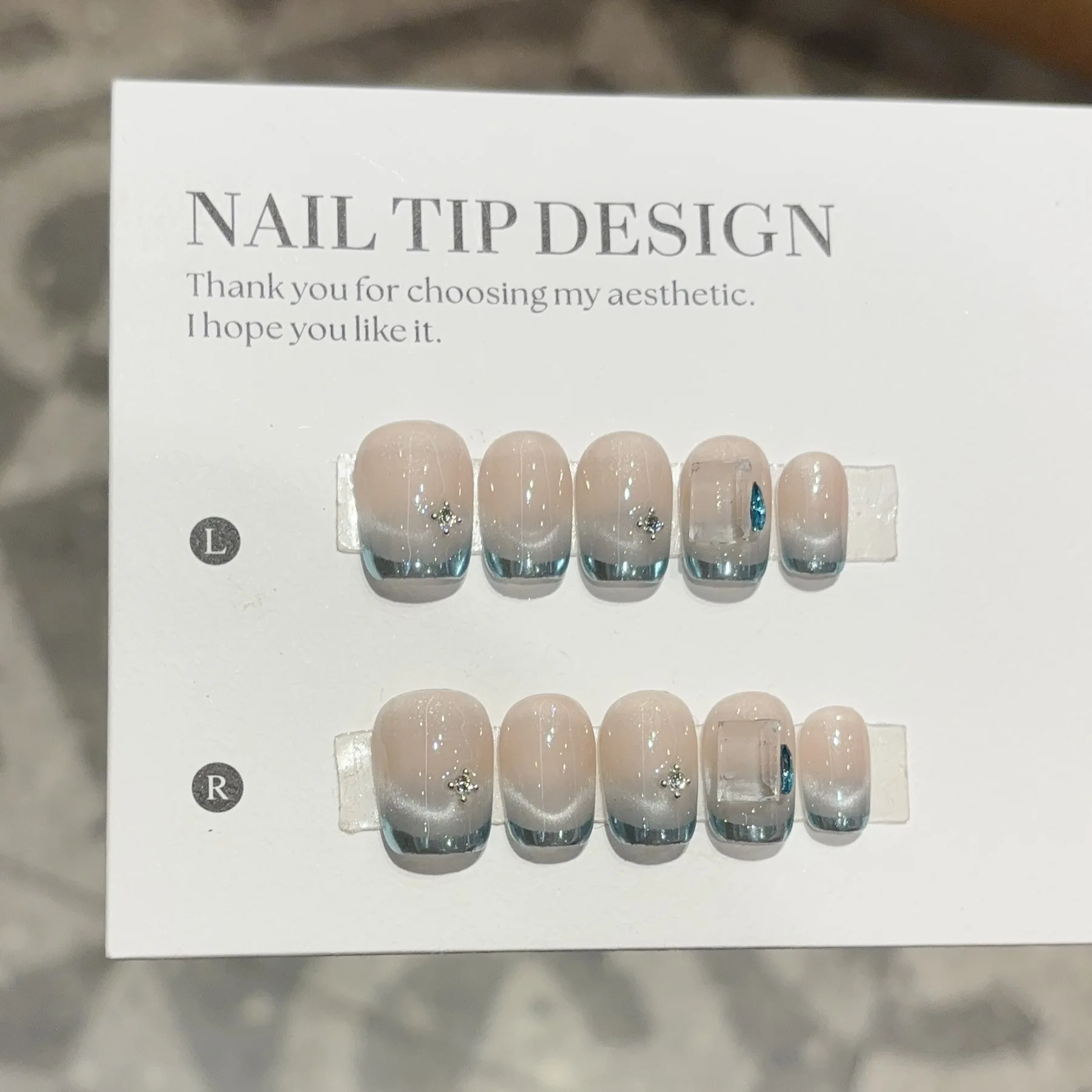10Pcs Handmade French Press On Nails Full Cover Glitter Cat Eye Rhinestone Design Short False Nails Manicure Wearable Nail Tips
10Pcs Handmade French Press On Nails Full Cover Glitter Cat Eye Rhinestone Design Short False Nails Manicure Wearable Nail Tips