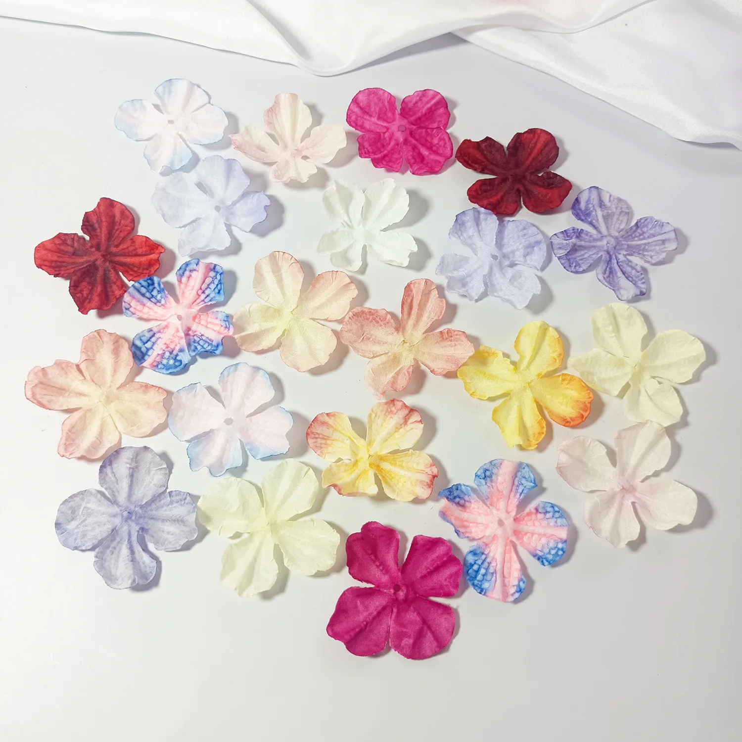 100Pcs Artificial Flowers 4.5CM Fake Flower Petal for Home Decor Wedding Decoration DIY Craft Gift Costume Ornament Accessory
100Pcs Artificial Flowers 4.5CM Fake Flower Petal for Home Decor Wedding Decoration DIY Craft Gift Costume Ornament Accessory