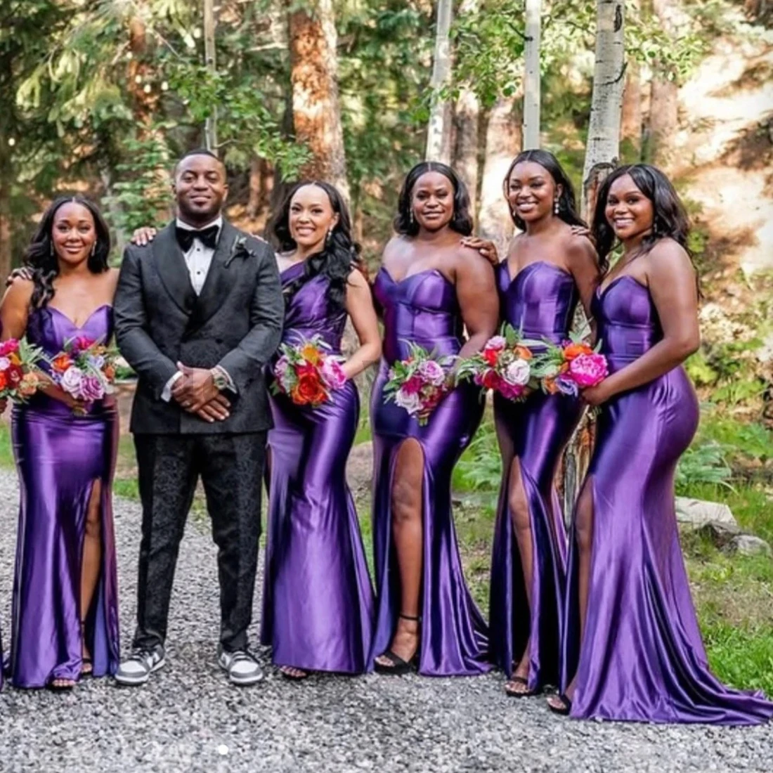Elegant Mermaid Bridesmaid Dress with Sweetheart Neckline and Split Wedding Guests Customize
Elegant Mermaid Bridesmaid Dress with Sweetheart Neckline and Split Wedding Guests Customize