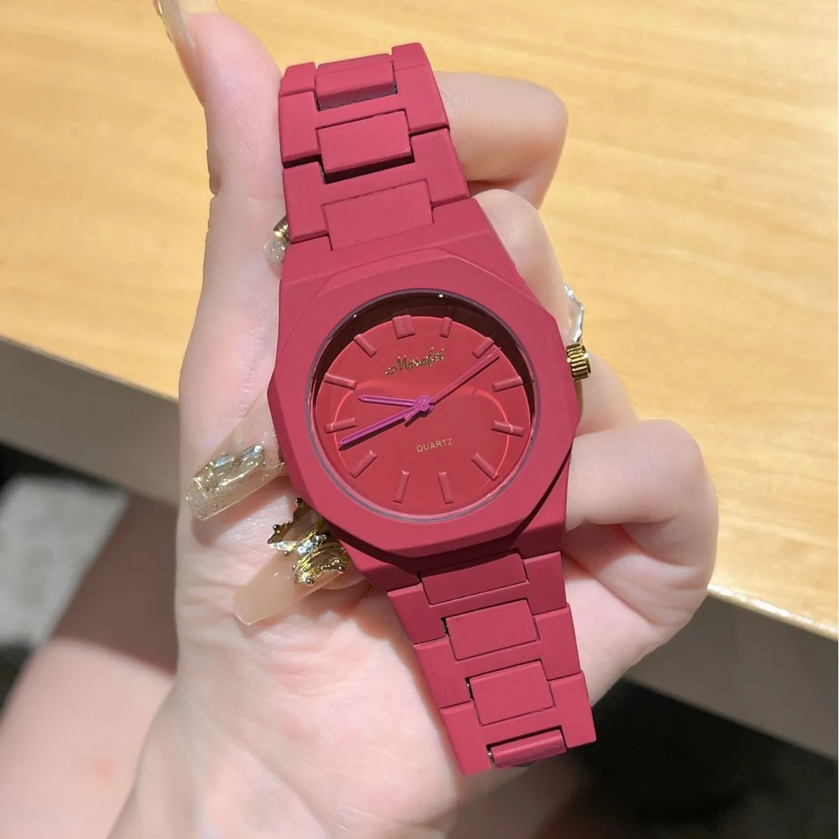 TOMI Mens watch Quartz watch Simple style
TOMI Mens watch Quartz watch Simple style