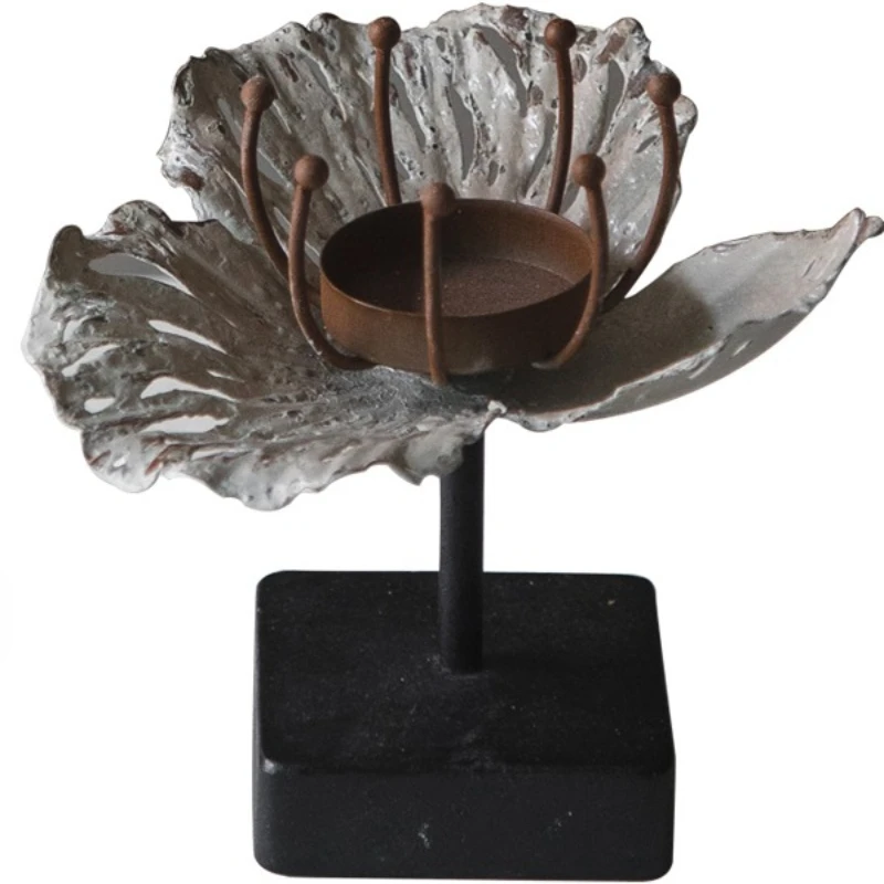 American retro wrought iron candle holder ornament creative romantic candle holder lotus lamp holder wax table shooting props
American retro wrought iron candle holder ornament creative romantic candle holder lotus lamp holder wax table shooting props