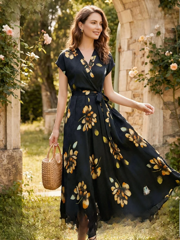 Unique High-End Black Print Dress Women's Short Sleeve V-Neck Waist-Cinching Belted Summer Fashion French Style A-Line Skirt
Unique High-End Black Print Dress Women's Short Sleeve V-Neck Waist-Cinching Belted Summer Fashion French Style A-Line Skirt