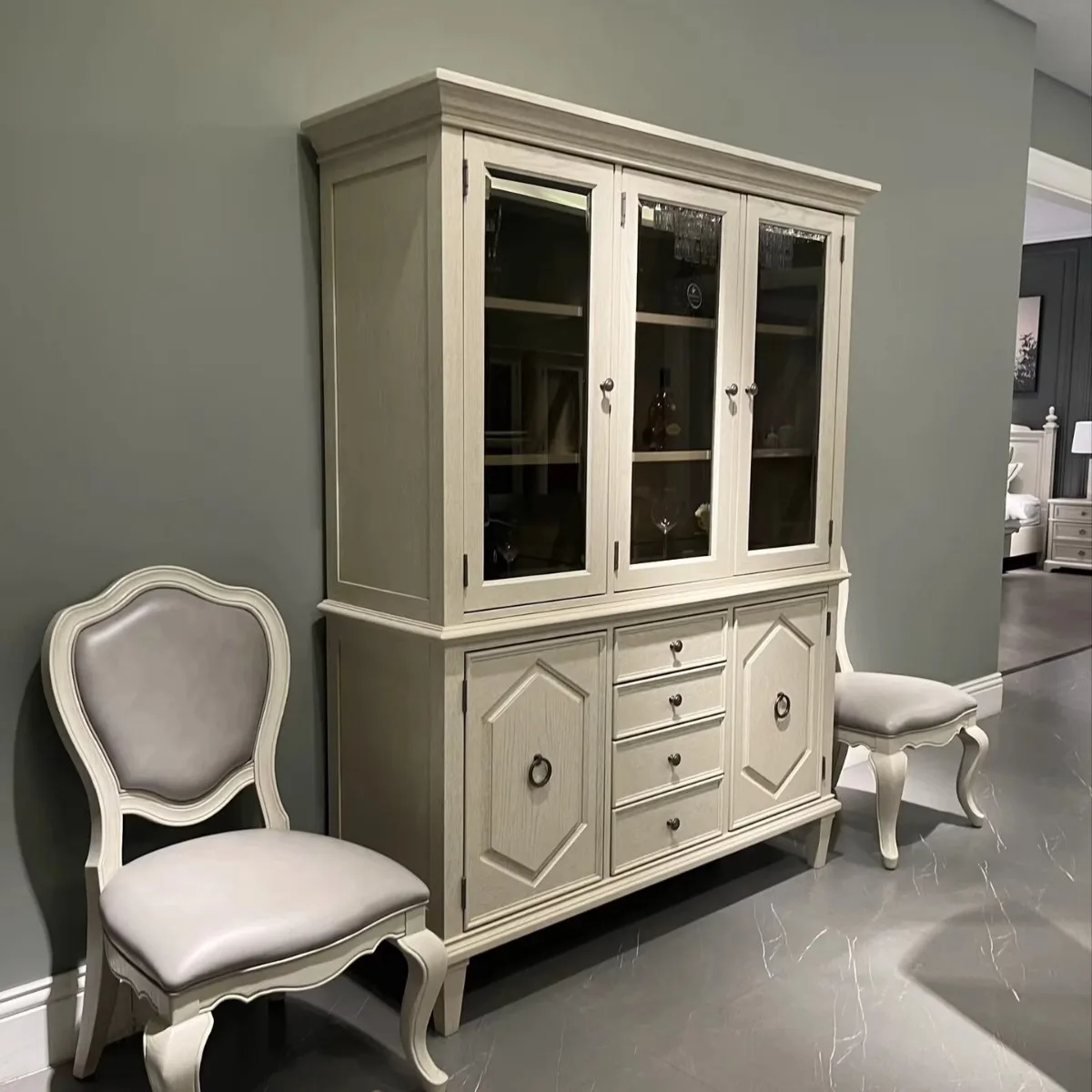 Z American solid wood dining side cabinet retro white tea cabinet glass wine cabinet
Z American solid wood dining side cabinet retro white tea cabinet glass wine cabinet