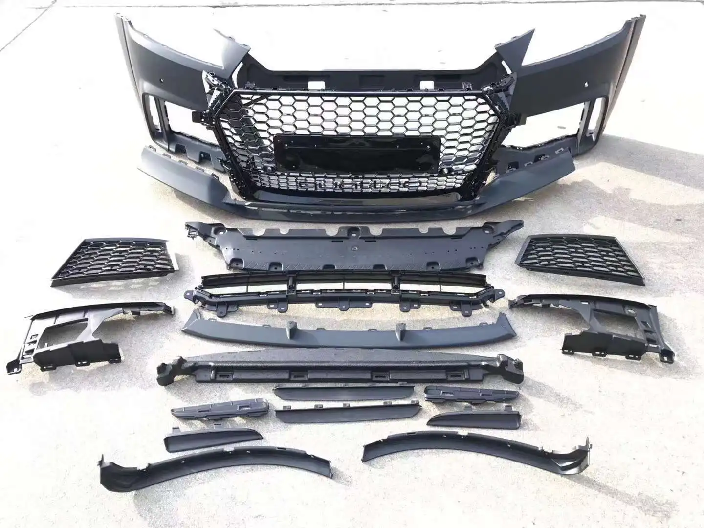 Suitable for 14-18 Audi TT front bumper large surround special TTRS surround professional boutique wholesale
Suitable for 14-18 Audi TT front bumper large surround special TTRS surround professional boutique wholesale