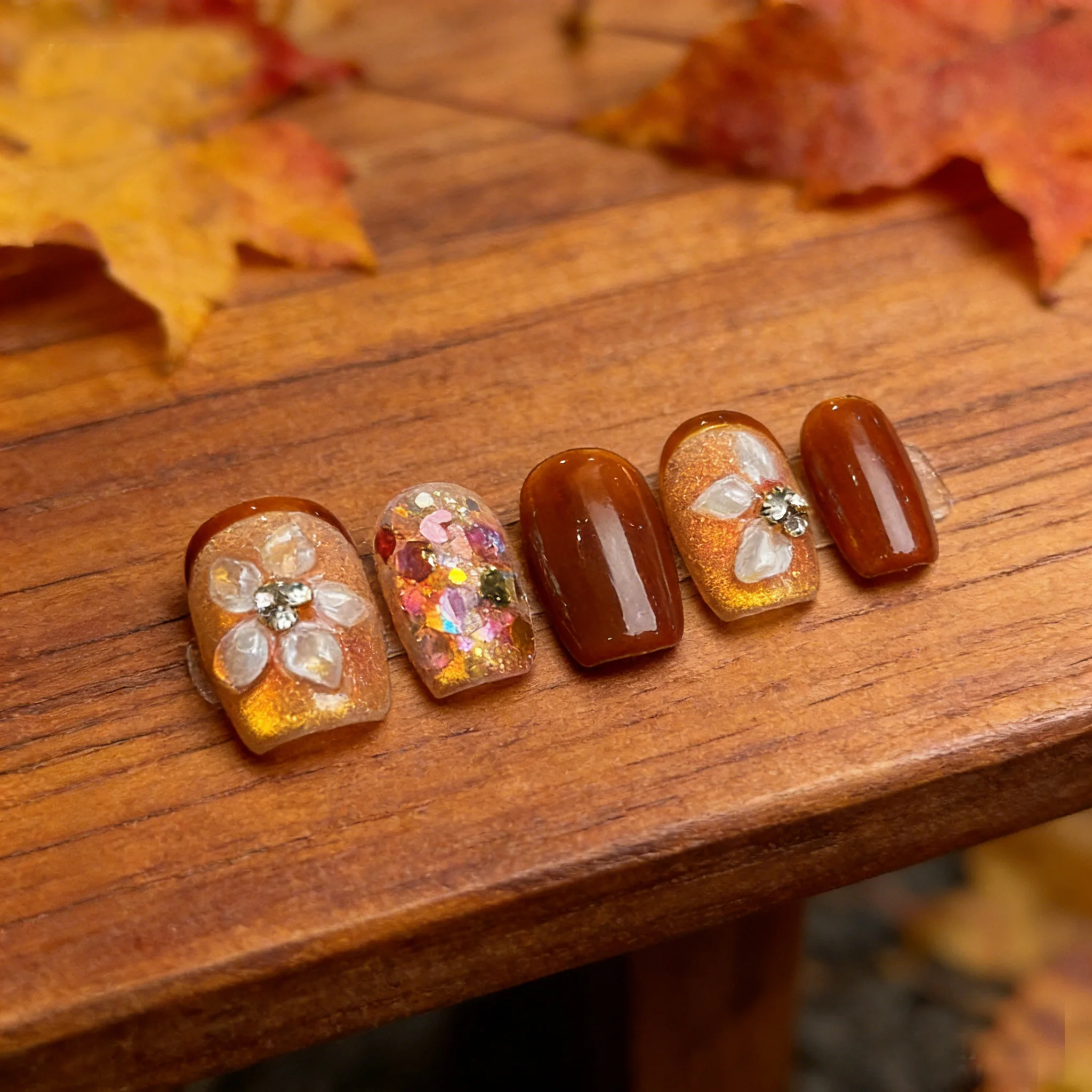 10 шт. накладных ногтей ручной работы в карамельных тонах с подсолнечным мотивом, короткие, с полным покрытием, для женщин и девушек, для нейл-арта
10 шт. накладных ногтей ручной работы в карамельных тонах с подсолнечным мотивом, короткие, с полным покрытием, для женщин и девушек, для нейл-арта