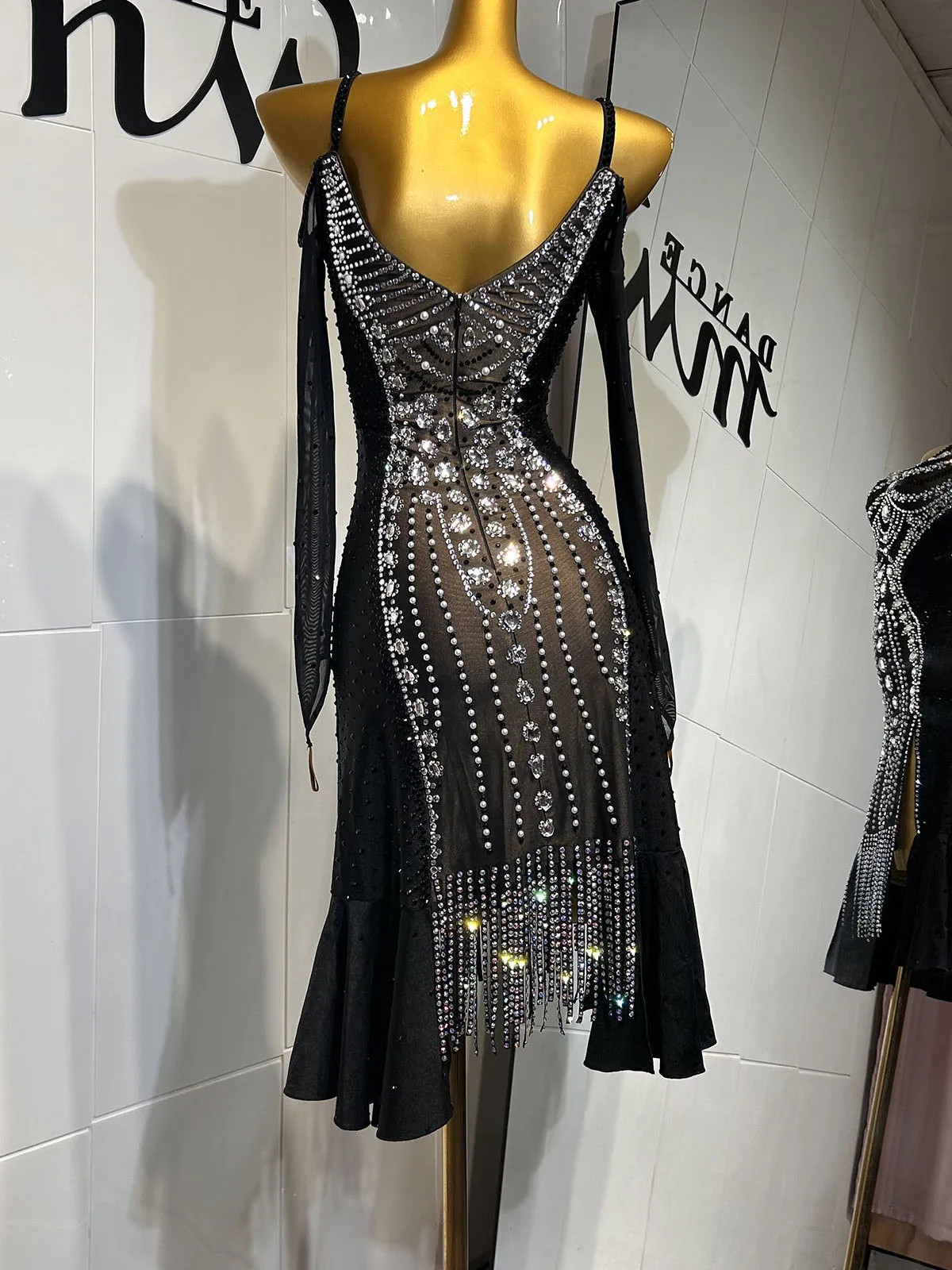 Show-Stunner Latin Stage Dress – Backless Fringe Details & Custom Fit Sparkle Designed for Competition
Show-Stunner Latin Stage Dress – Backless Fringe Details & Custom Fit Sparkle Designed for Competition