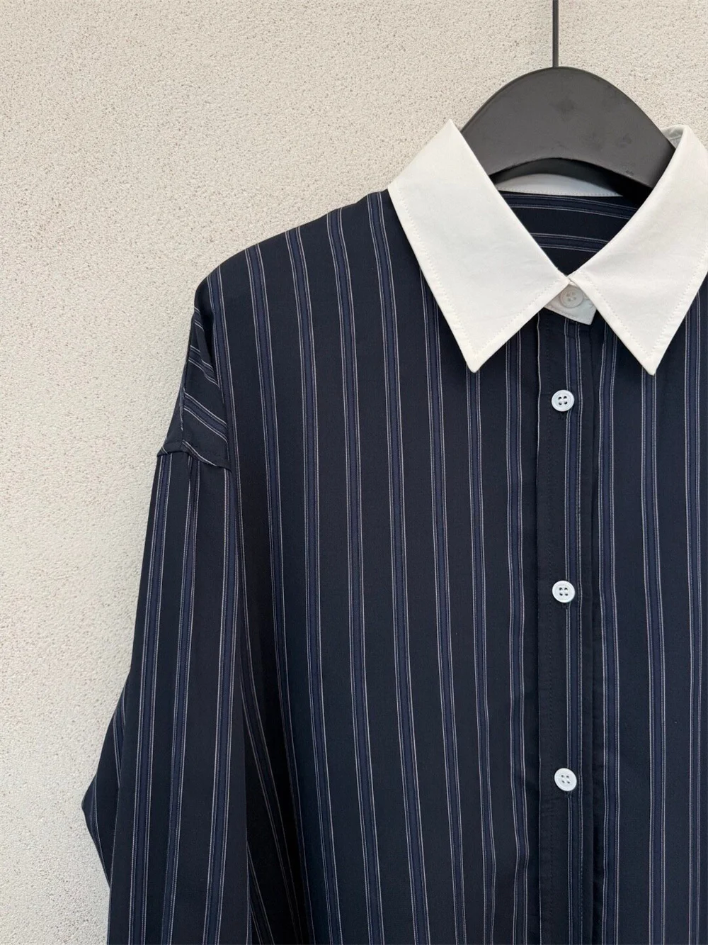 Simple Commuter Color Block Top Lapel Vertical Striped Loose Navy Blue Versatile Shirt for Women
Simple Commuter Color Block Top Lapel Vertical Striped Loose Navy Blue Versatile Shirt for Women