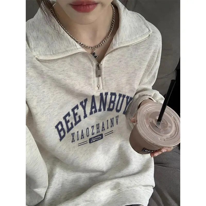 Women Autumn Winter Simplicity Letter Printing Solid Color Polo Collar Sweatshirts Women Clothes Casual Zipper All-match Tops
Women Autumn Winter Simplicity Letter Printing Solid Color Polo Collar Sweatshirts Women Clothes Casual Zipper All-match Tops