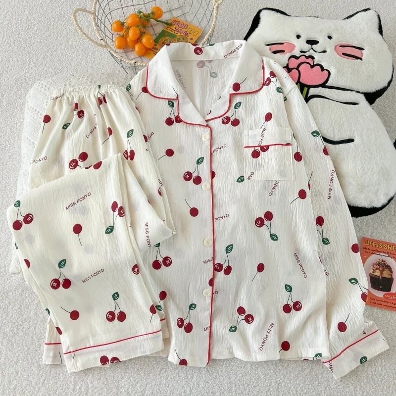 Spring and autumn pajamas for women, casual cardigan with reversible collar, long sleeves, long pants, home wear two-piece set.
Spring and autumn pajamas for women, casual cardigan with reversible collar, long sleeves, long pants, home wear two-piece set.