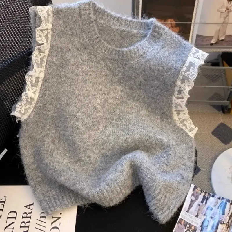 Japanese Style Knitted Vest Jk Sweater Round Neck Pullover Uniform Top for Girls Autumn Winter Fashion
Japanese Style Knitted Vest Jk Sweater Round Neck Pullover Uniform Top for Girls Autumn Winter Fashion