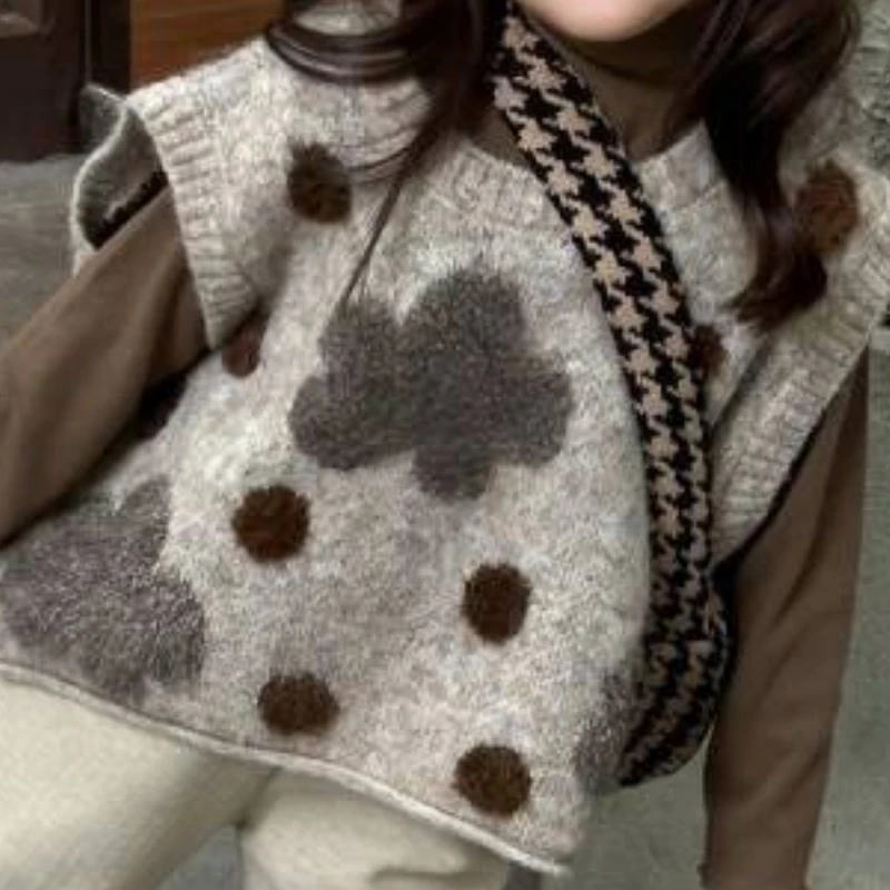 Children's Clothing 2025 Autumn New Retro Fashionable Sweater Vest for Girls and Children, Stylish Baby Knitted Vest 
Children's Clothing 2025 Autumn New Retro Fashionable Sweater Vest for Girls and Children, Stylish Baby Knitted Vest