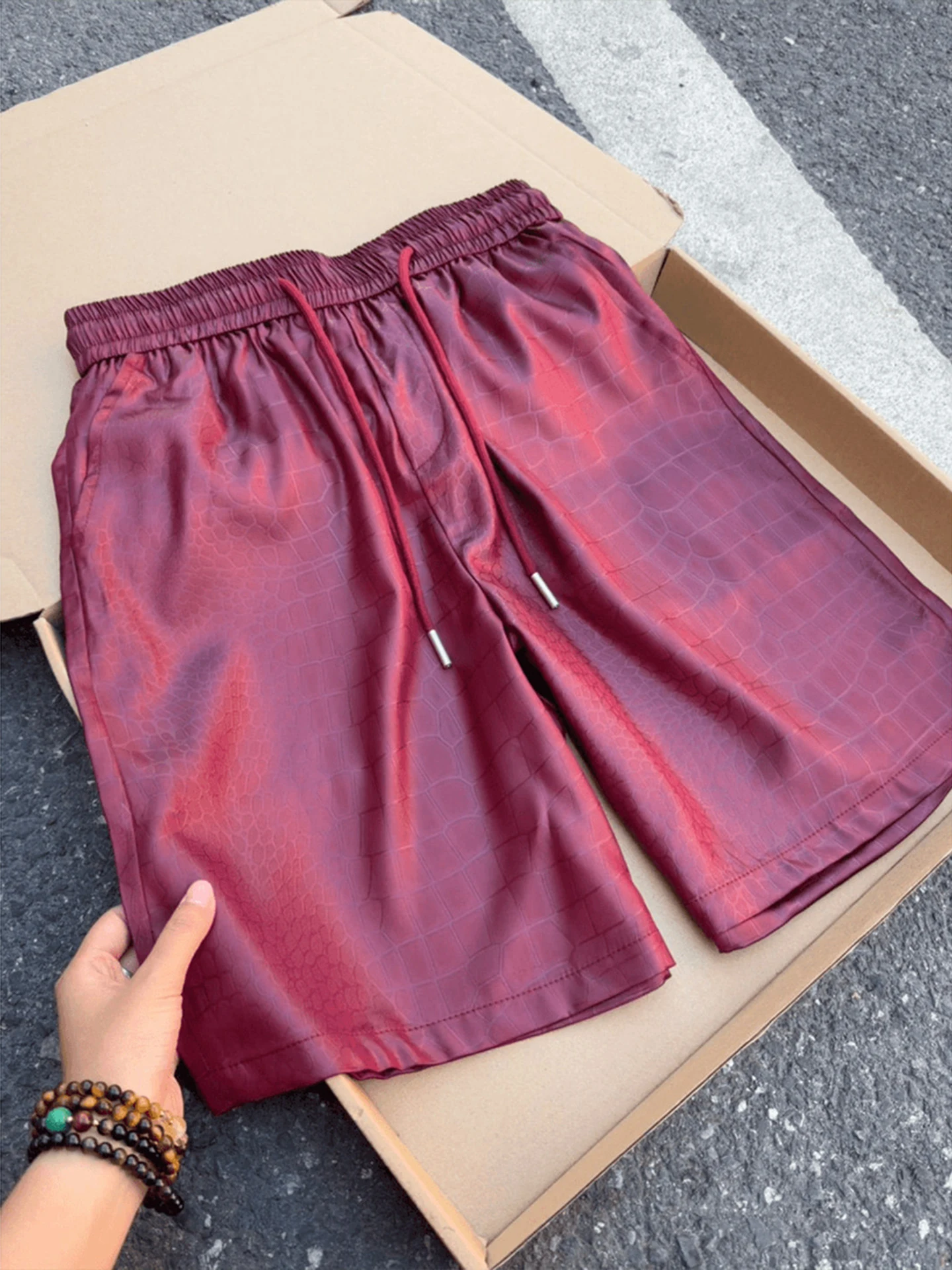 Cool Sensation Silk Smooth Silk Texture Ice Silk Shorts Men Summer Thin Lightweight Breathable Quick Dry Five-Quarter Pants
Cool Sensation Silk Smooth Silk Texture Ice Silk Shorts Men Summer Thin Lightweight Breathable Quick Dry Five-Quarter Pants
