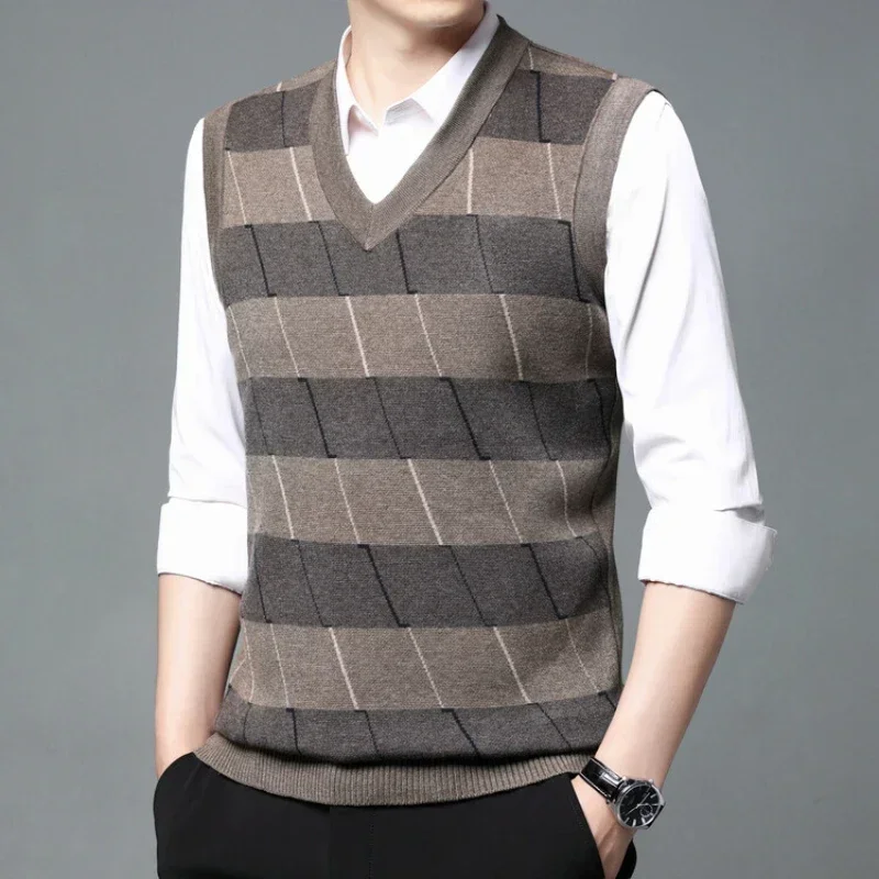 High End Men's Autumn and Winter V-neck Sleeveless Striped Vest, Classic Business Men's Knitted Vest Sweater
High End Men's Autumn and Winter V-neck Sleeveless Striped Vest, Classic Business Men's Knitted Vest Sweater
