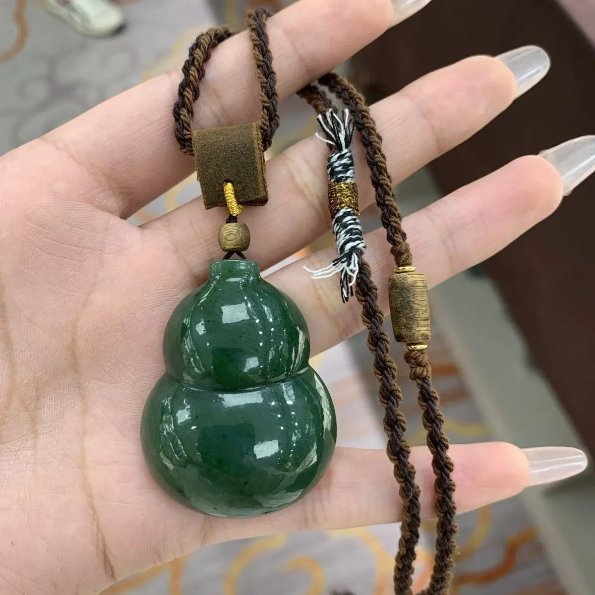 Natural Hetian jasper 45mm oversized gourd pendant, Seiko Fulu pendant, men's and women's jade pendant
Natural Hetian jasper 45mm oversized gourd pendant, Seiko Fulu pendant, men's and women's jade pendant