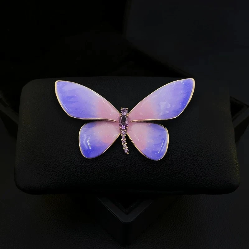 Gradient Purple Pink Butterfly Brooch for Women Elegant Bright Lapel Pin Luxury Coat Dress Daily Wear Gift Clothing Accessory
Gradient Purple Pink Butterfly Brooch for Women Elegant Bright Lapel Pin Luxury Coat Dress Daily Wear Gift Clothing Accessory
