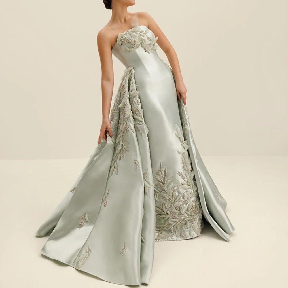 Temperament Embroidery Strapless Floor Length A-Line Special Occasion Gowns Satin Sleeveless Zipper Back Vestidos de fiesta
Temperament Embroidery Strapless Floor Length A-Line Special Occasion Gowns Satin Sleeveless Zipper Back Vestidos de fiesta