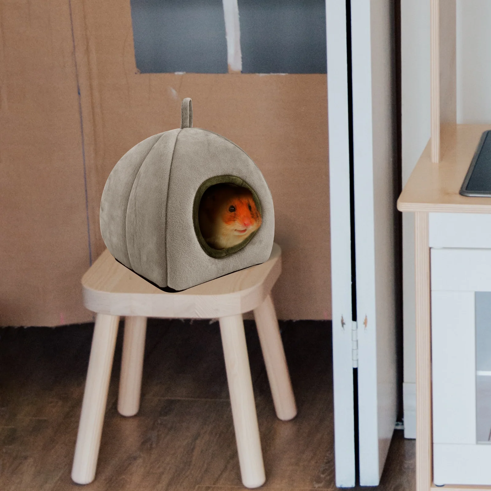 Hamster Winter Nest Warm Soft Sleeping Bed for Small Pets Cozy Burrowing House Portable Pet Sleep Nest Hook Design for Cage
Hamster Winter Nest Warm Soft Sleeping Bed for Small Pets Cozy Burrowing House Portable Pet Sleep Nest Hook Design for Cage