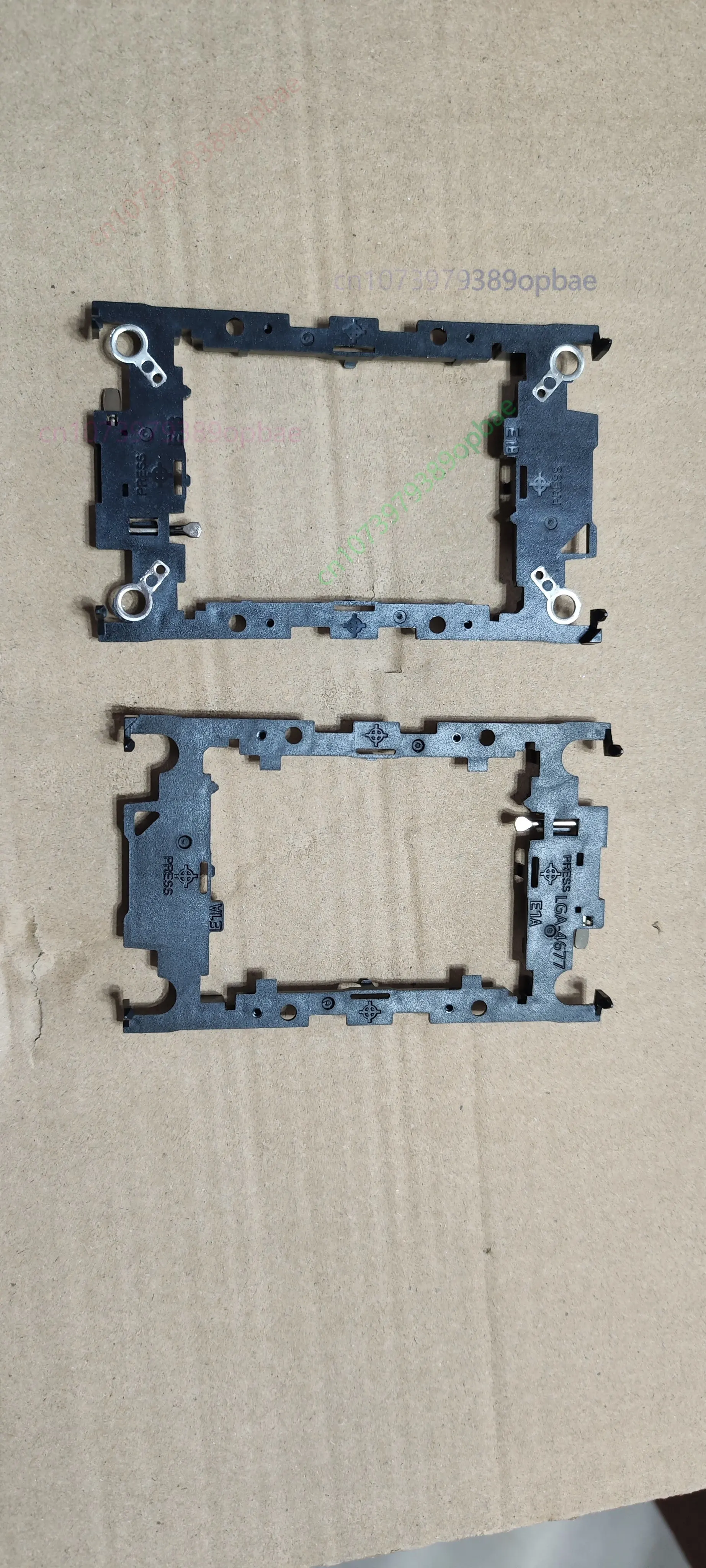 New CPU Heatsink Mounting Bracket for Intel LGA4677 E1A E1B Plastic Retainer Clip Server Cooling Accessories
New CPU Heatsink Mounting Bracket for Intel LGA4677 E1A E1B Plastic Retainer Clip Server Cooling Accessories