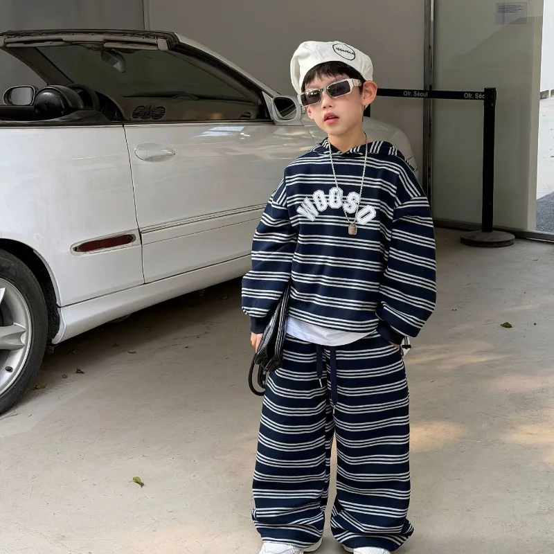 2026 Spring New Children's Casual Hooded Striped Long-sleeved Trousers Set Boys Korean Version of Sports Two-piece Set Tide
2026 Spring New Children's Casual Hooded Striped Long-sleeved Trousers Set Boys Korean Version of Sports Two-piece Set Tide