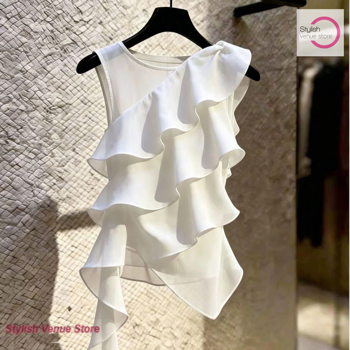 French style design lavender ruffled sleeveless top women's summer new fashion beautiful super nice off-the-shoulder shirt.
French style design lavender ruffled sleeveless top women's summer new fashion beautiful super nice off-the-shoulder shirt.