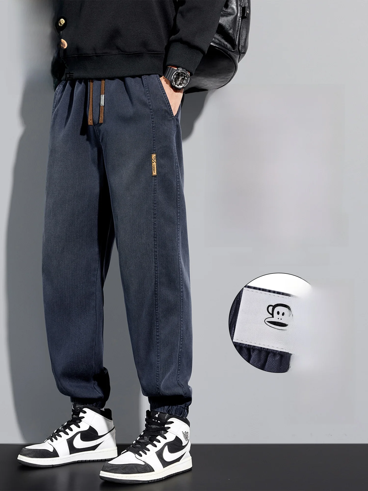 Мужские спортивные повседневные брюки Paul Frank с утепленной флисовой подкладкой, зимние теплые брюки в американском стиле с эластичным поясом
Мужские спортивные повседневные брюки Paul Frank с утепленной флисовой подкладкой, зимние теплые брюки в американском стиле с эластичным поясом