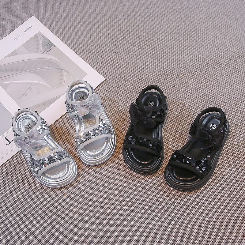 Girls Beach Shoes with Shiny Sequins Kids Princess Sandals Soft Bottom 2026 Summer New Children Casual Shoes Fashion Versatile
Girls Beach Shoes with Shiny Sequins Kids Princess Sandals Soft Bottom 2026 Summer New Children Casual Shoes Fashion Versatile