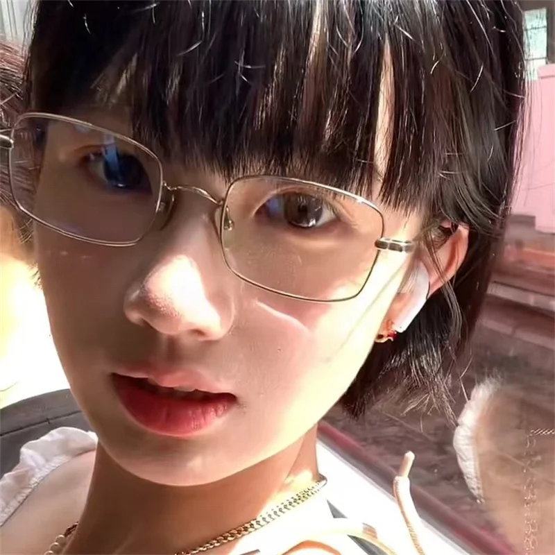 Y2K Vintage Glasses Square Metal Frame Half Frame Girls Chic Cosplay Party Decoration Glasses Metal Photography Glasses Gifts
Y2K Vintage Glasses Square Metal Frame Half Frame Girls Chic Cosplay Party Decoration Glasses Metal Photography Glasses Gifts