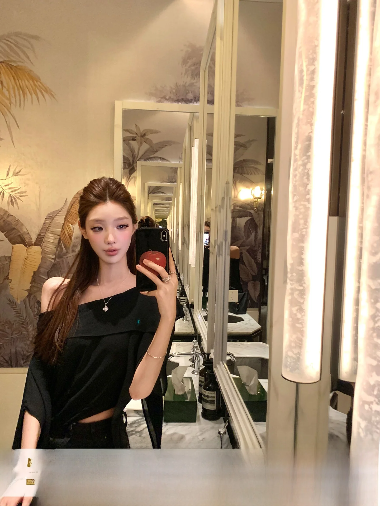 YOLI Black Asymmetrical Shoulder Chiffon Top Women's Simple Casual Versatile Slimming Spring Elegant Style Polyester Fiber
YOLI Black Asymmetrical Shoulder Chiffon Top Women's Simple Casual Versatile Slimming Spring Elegant Style Polyester Fiber