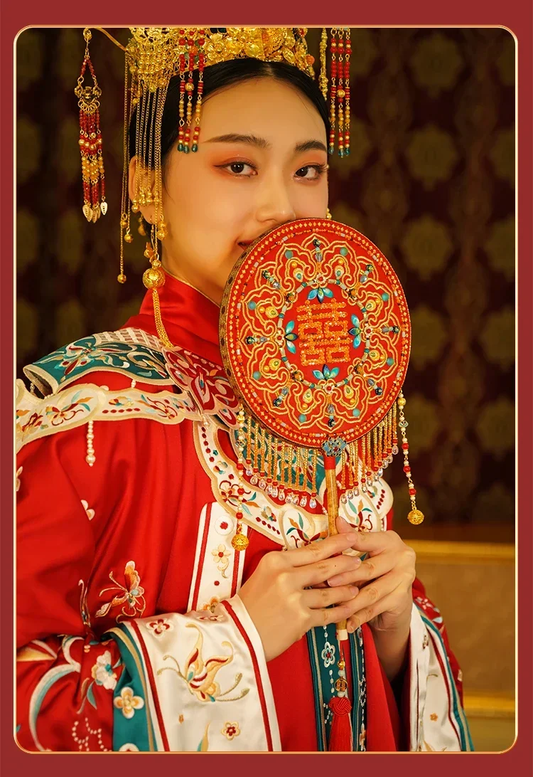 Huahao Yueyuan, высококачественный готовый будуарный свадебный подарок ручной работы, вышивка бисером, французская вышивка, веер для невесты, свадебный веер
Huahao Yueyuan, высококачественный готовый будуарный свадебный подарок ручной работы, вышивка бисером, французская вышивка, веер для невесты, свадебный веер