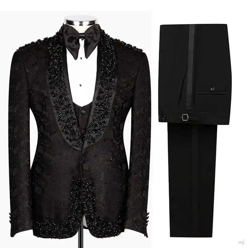 Gentleman 3 Piece Men Suits Coat Pants Groom Business Suit Beaded Crystal Wedding Blazer Pants Prom Party Jacket Customized
Gentleman 3 Piece Men Suits Coat Pants Groom Business Suit Beaded Crystal Wedding Blazer Pants Prom Party Jacket Customized