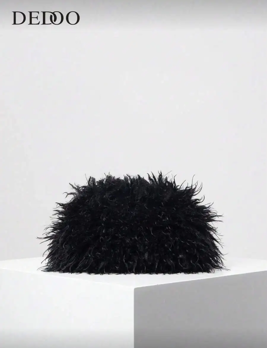 Dopamine Y2K Furry Hair Claw Clutch - Candy Fur Evening Bag for Party Wedding
Dopamine Y2K Furry Hair Claw Clutch - Candy Fur Evening Bag for Party Wedding