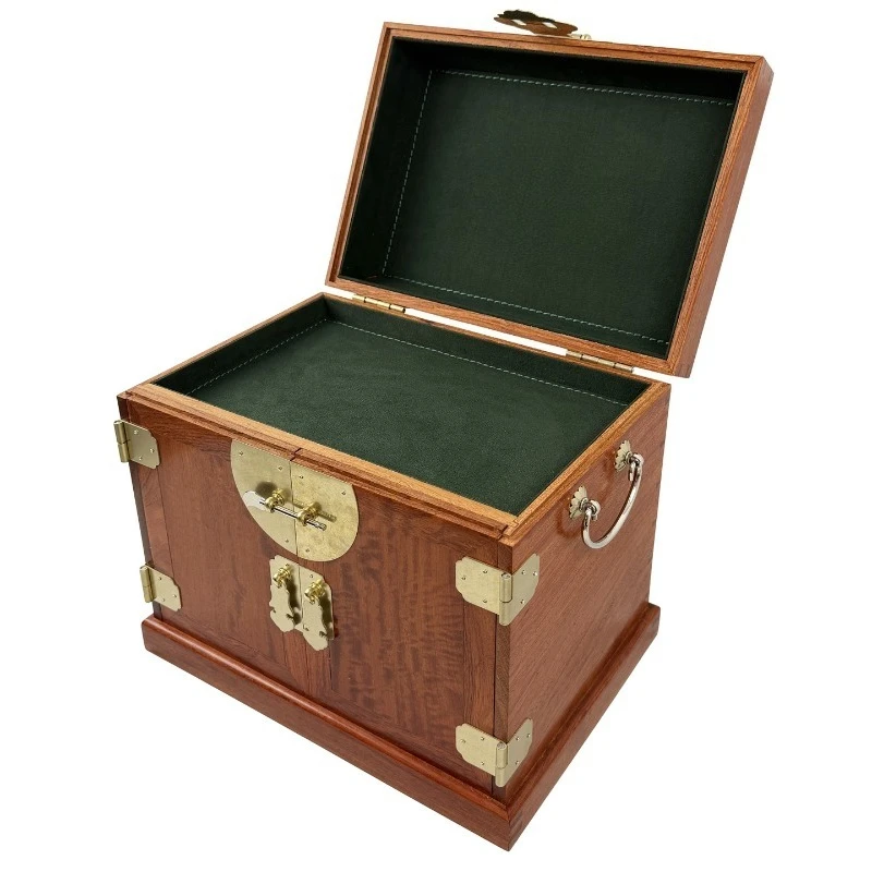 Huanghuali wood leather box, mahogany jewelry storage box, multi-layer large-capacity storage box.
Huanghuali wood leather box, mahogany jewelry storage box, multi-layer large-capacity storage box.