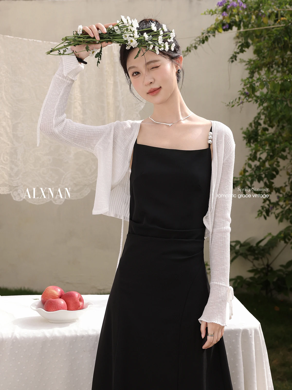 ALXNAN Women's Cardigan White Elegant Lace-up Short Cardigan 2025 Summer Thin Casual Loose-fit Short Sleeve Tops Ladies L36209SY
ALXNAN Women's Cardigan White Elegant Lace-up Short Cardigan 2025 Summer Thin Casual Loose-fit Short Sleeve Tops Ladies L36209SY