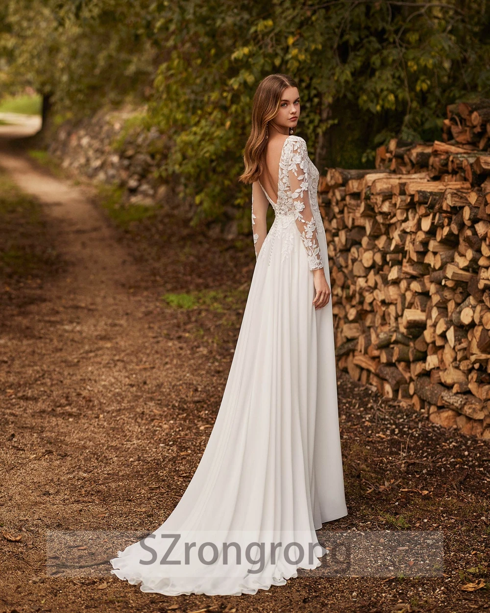 Customized Bohemaid O-Neck Appliques Wedding Dress Lace A-line Button Back Illusion Sleeve Floor Length Bridal Dress with Court
Customized Bohemaid O-Neck Appliques Wedding Dress Lace A-line Button Back Illusion Sleeve Floor Length Bridal Dress with Court