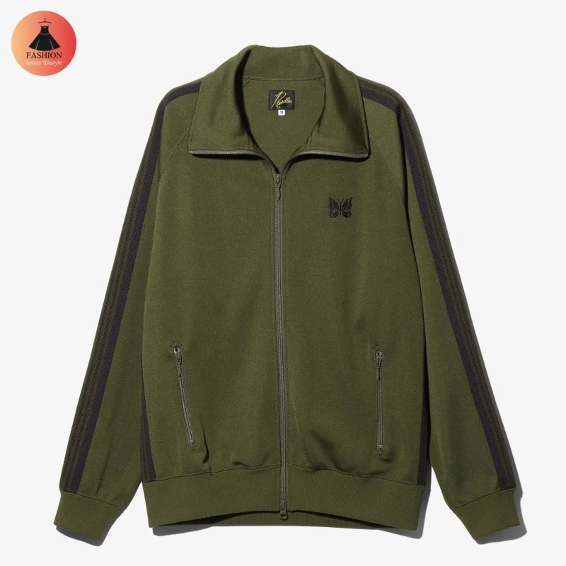 New Needle s Zip Olive Green Sports Casual Jacket High Quality 1:1 Butterfly Embroidery Stripe Mens Womens Coats
New Needle s Zip Olive Green Sports Casual Jacket High Quality 1:1 Butterfly Embroidery Stripe Mens Womens Coats