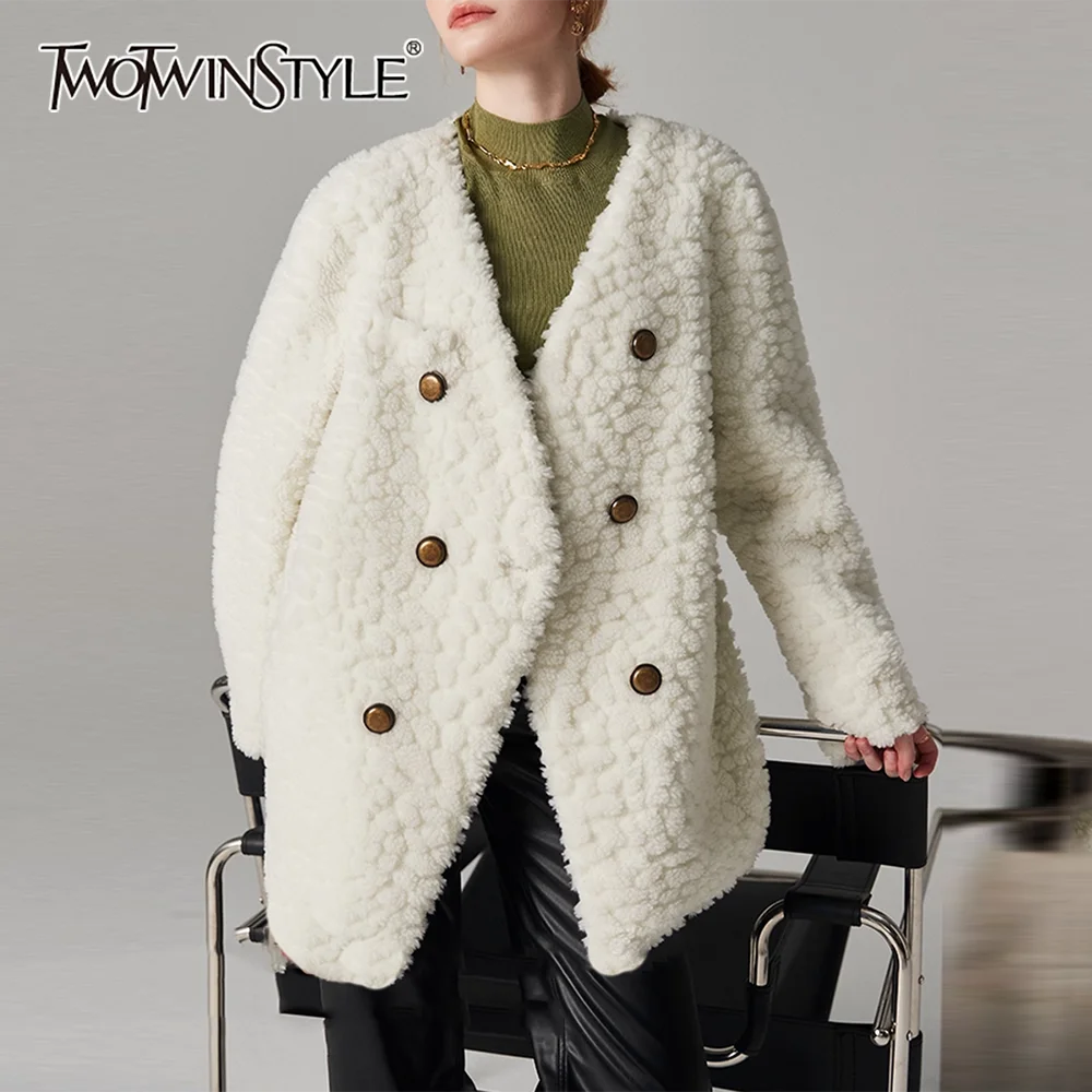 TWOTWINSTYLE однотонная шикарная меховая куртка женская с v-образным вырезом и длинным рукавом свободные минималистичные базовые женские куртки осенняя мода новинка
TWOTWINSTYLE однотонная шикарная меховая куртка женская с v-образным вырезом и длинным рукавом свободные минималистичные базовые женские куртки осенняя мода новинка