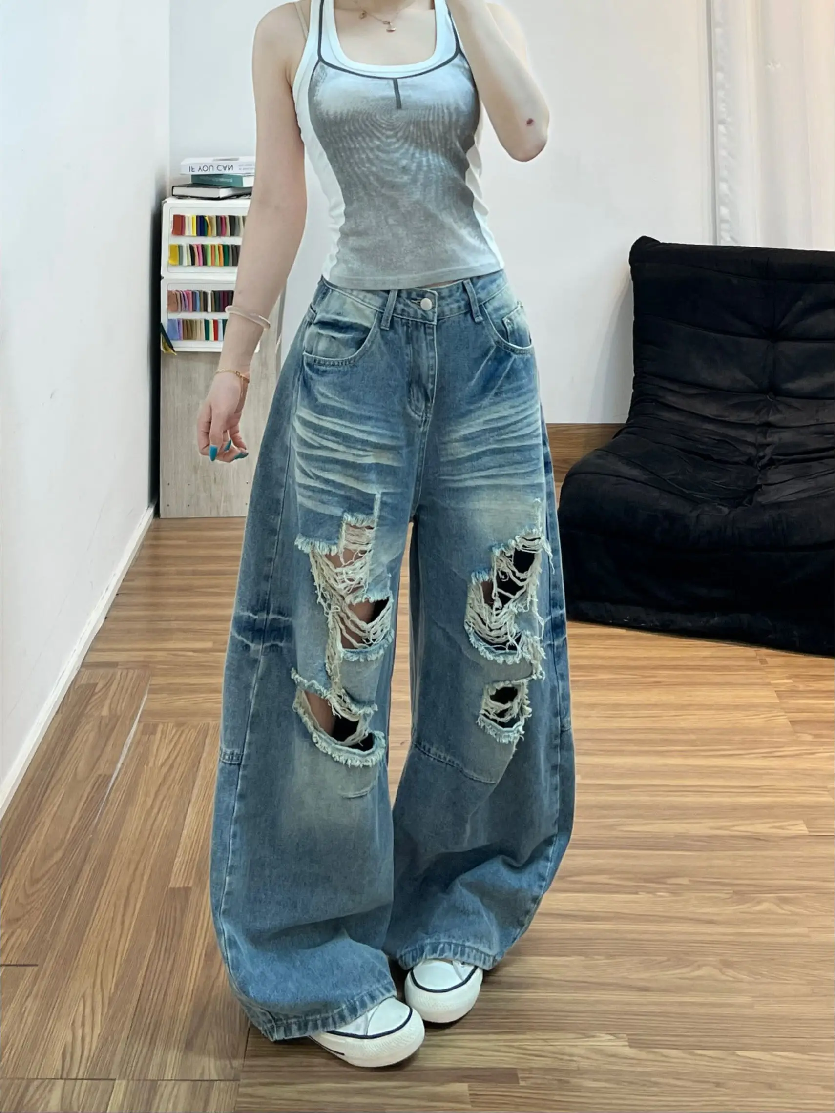 Retro American Washed Denim Jeans Women Summer Spicy Loose Bf Lazy Style Wide Leg Floor-Length Pants High Waist Button Closure
Retro American Washed Denim Jeans Women Summer Spicy Loose Bf Lazy Style Wide Leg Floor-Length Pants High Waist Button Closure