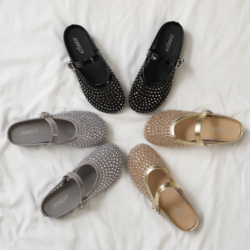 Women's slip-on sandals with shiny mesh, rhinestones, breathable design, single strap buckle, woven hollow-out design
Women's slip-on sandals with shiny mesh, rhinestones, breathable design, single strap buckle, woven hollow-out design