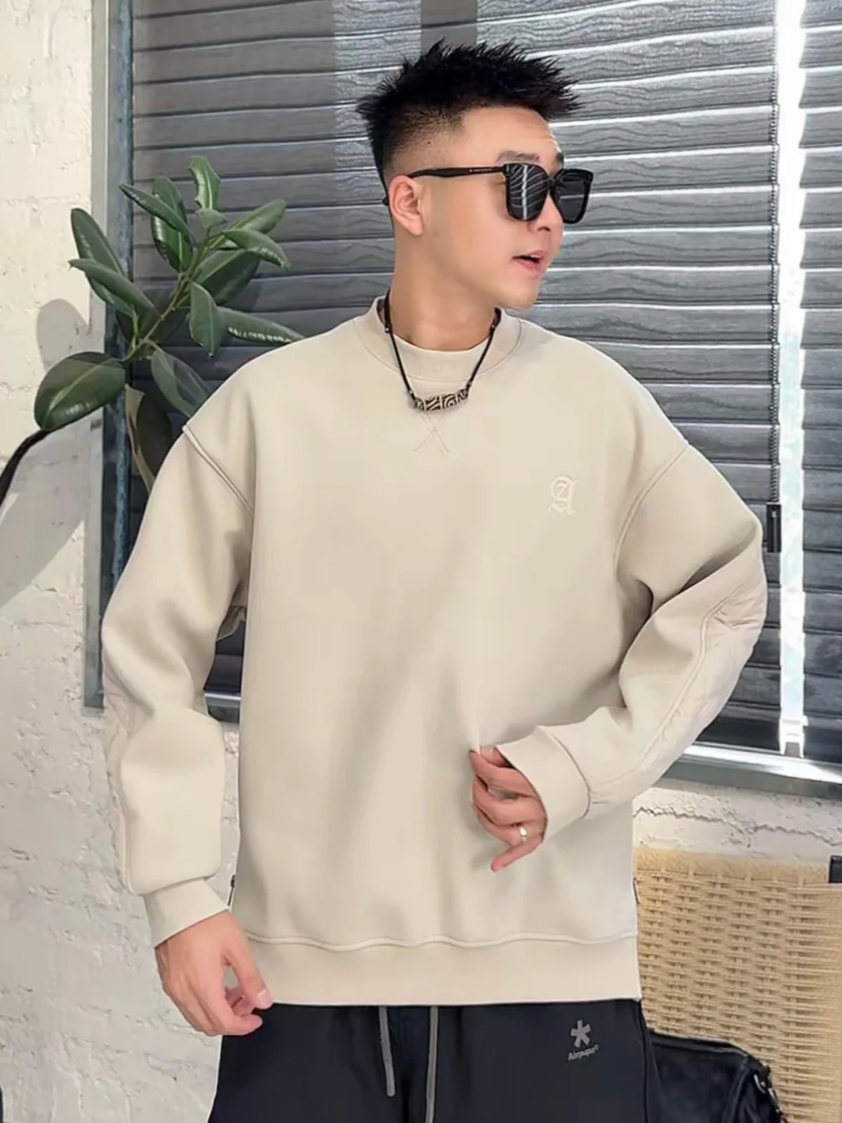 Men's Winter Faion Hoodie round Ne Fce Lined Cotton Sweatirt with Double Zipper Bot Hem Warm Casual Base Layer Top
Men's Winter Faion Hoodie round Ne Fce Lined Cotton Sweatirt with Double Zipper Bot Hem Warm Casual Base Layer Top